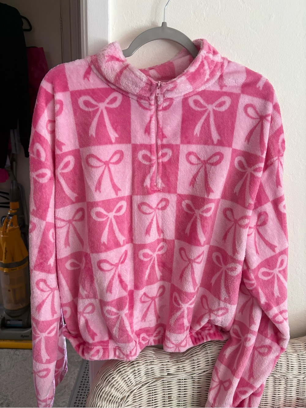 Pink Fleece Pullover Jacket with Bow Print XL